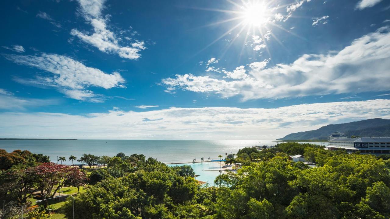 Oaks Cairns Hotel Екстер'єр фото