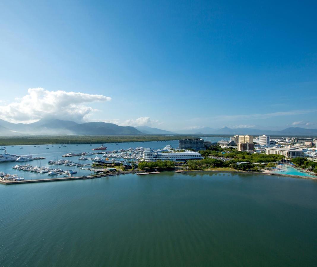 Oaks Cairns Hotel Екстер'єр фото